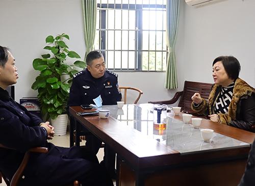 加强党建共建，亲昵警企关系